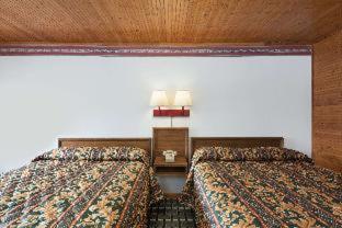 Post Oak Inn Brownwood Room photo