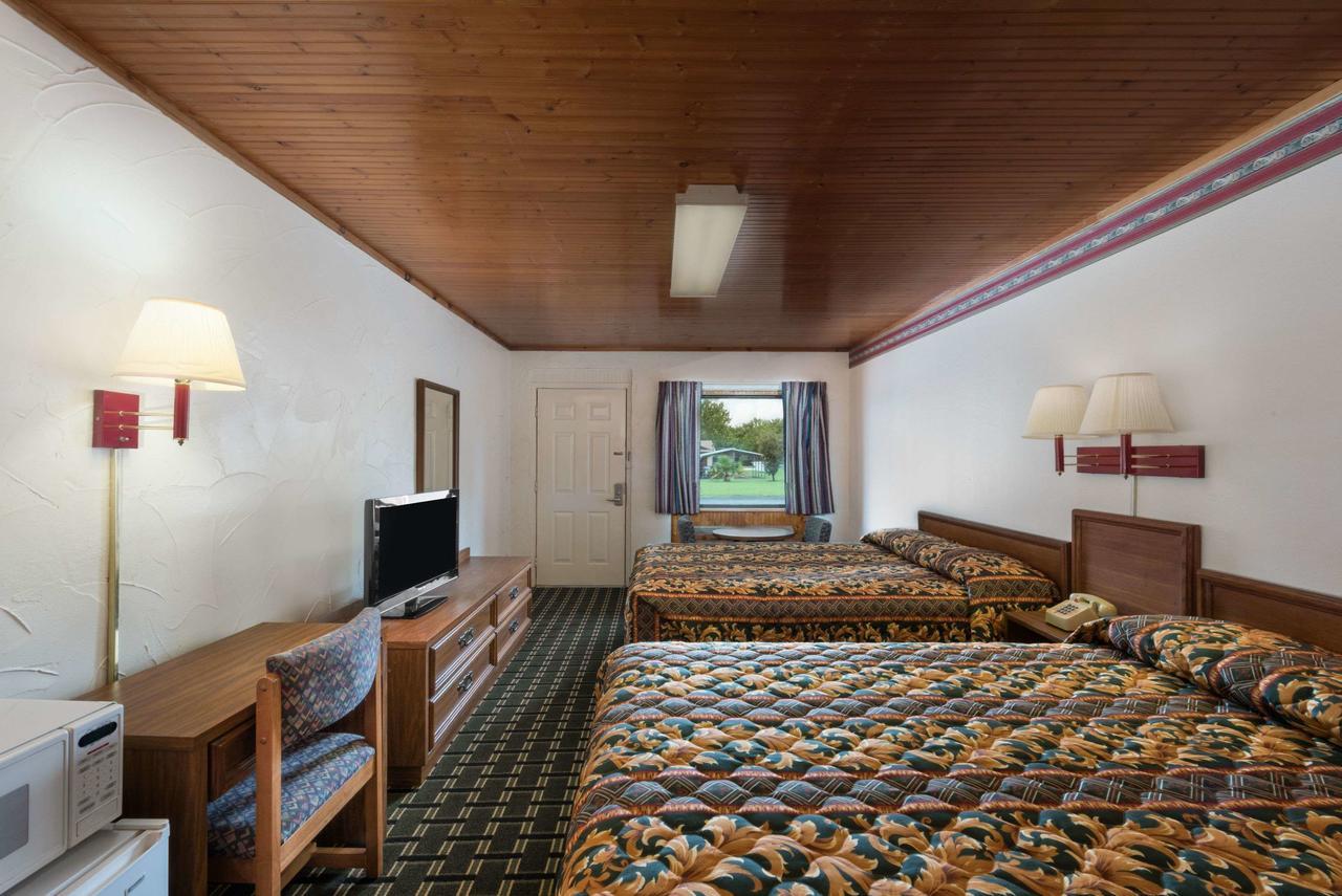 Post Oak Inn Brownwood Exterior photo